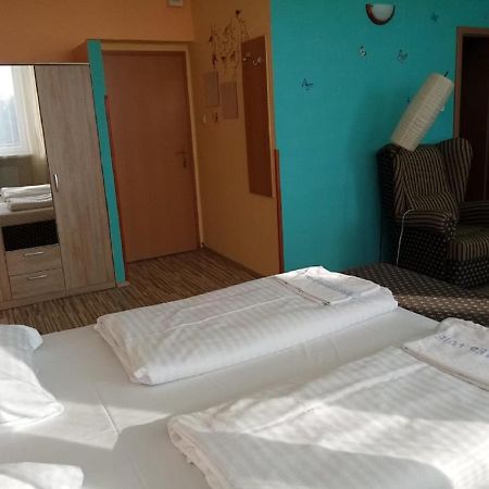Hotel Hubert Nové Zámky المظهر الخارجي الصورة