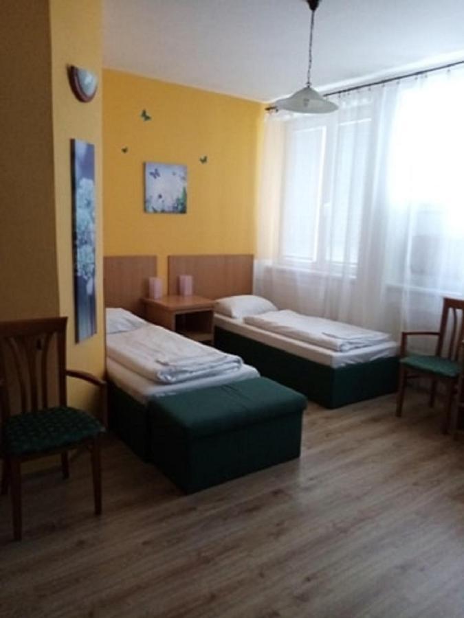 Hotel Hubert Nové Zámky المظهر الخارجي الصورة