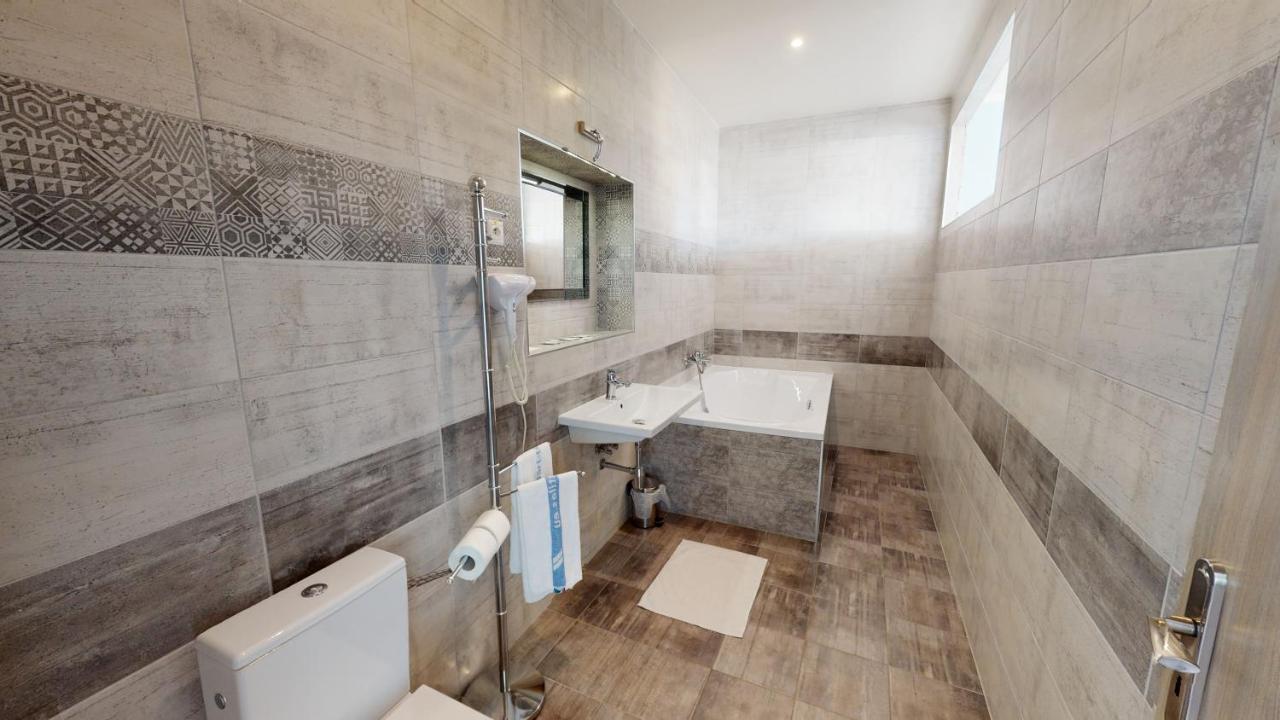 Hotel Hubert Nové Zámky المظهر الخارجي الصورة