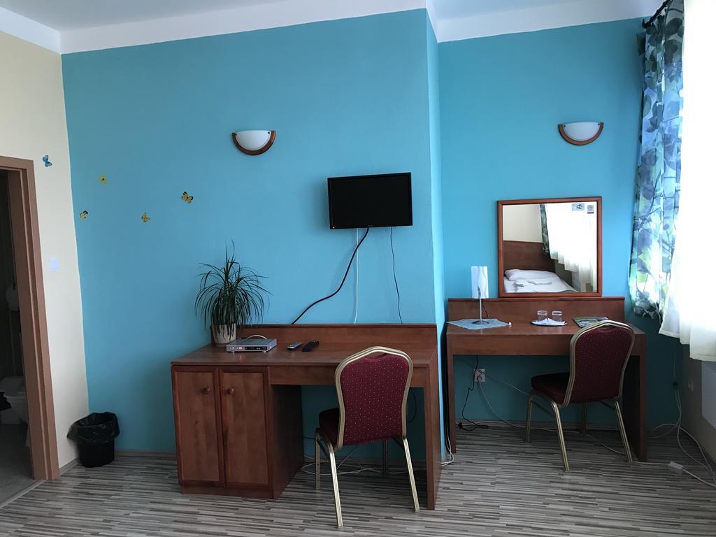 Hotel Hubert Nové Zámky المظهر الخارجي الصورة